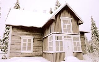 maison sous la neige